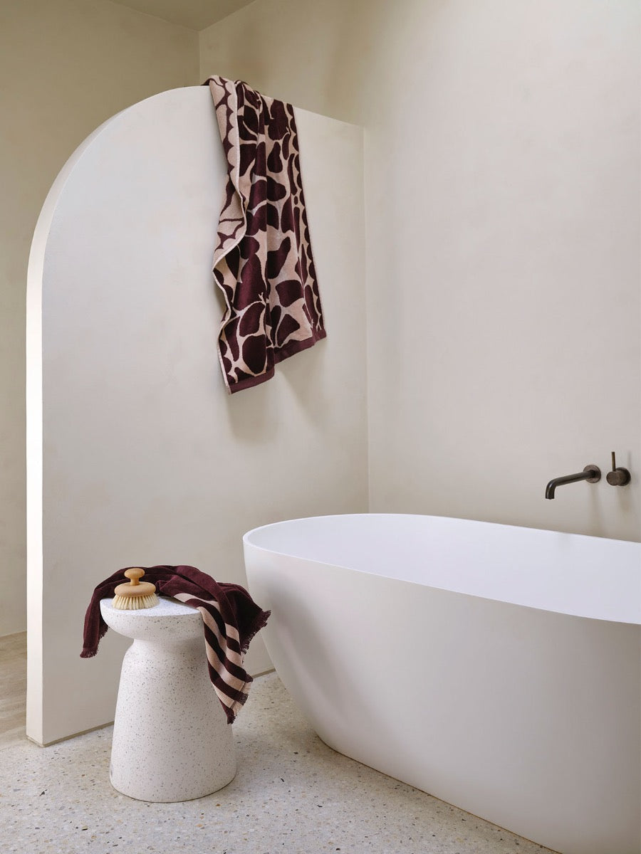 Palma Petal Bath Towel in Mulberry & Shell