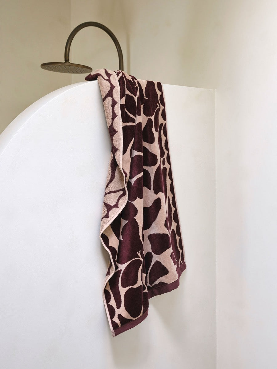 Palma Petal Bath Towel in Mulberry & Shell