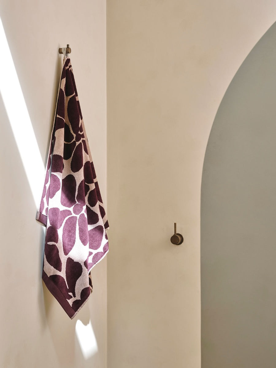 Palma Petal Bath Towel in Mulberry & Shell