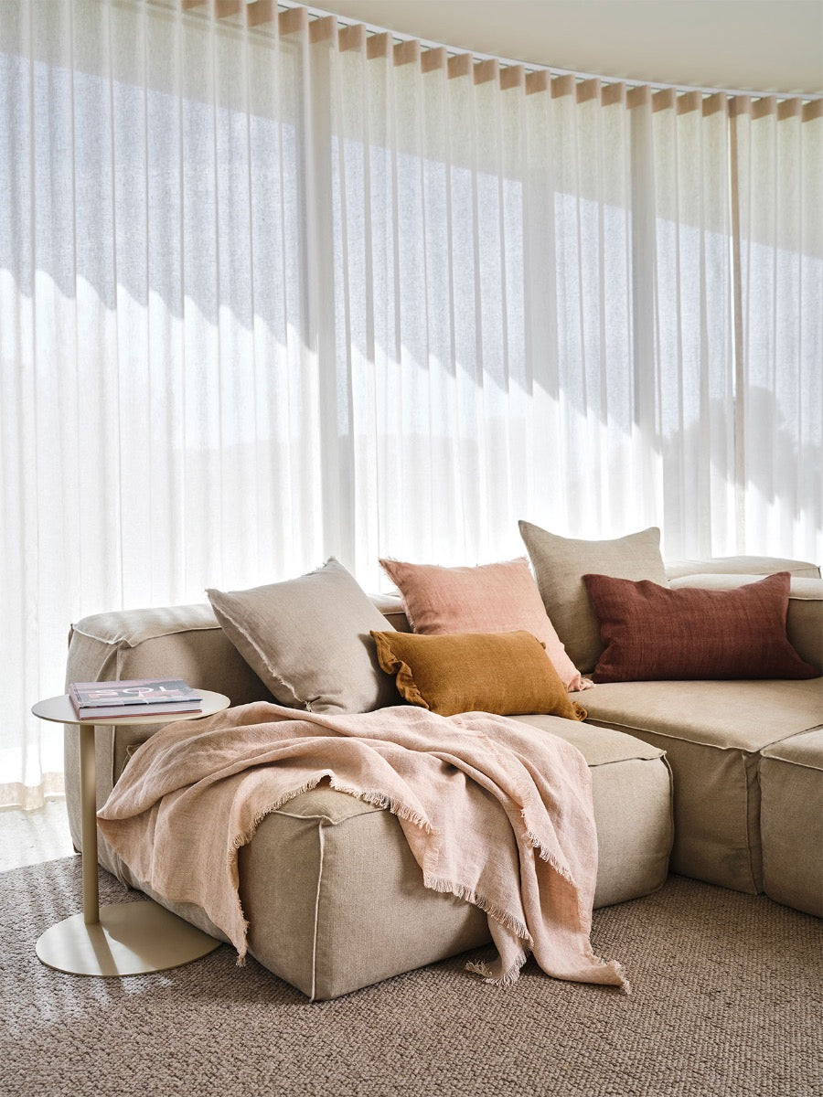 Arles Linen Throw in Shell