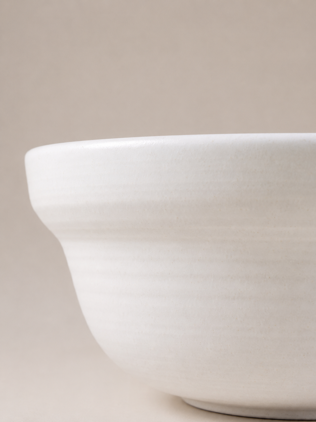 Suiki Serving Bowl in White - Large