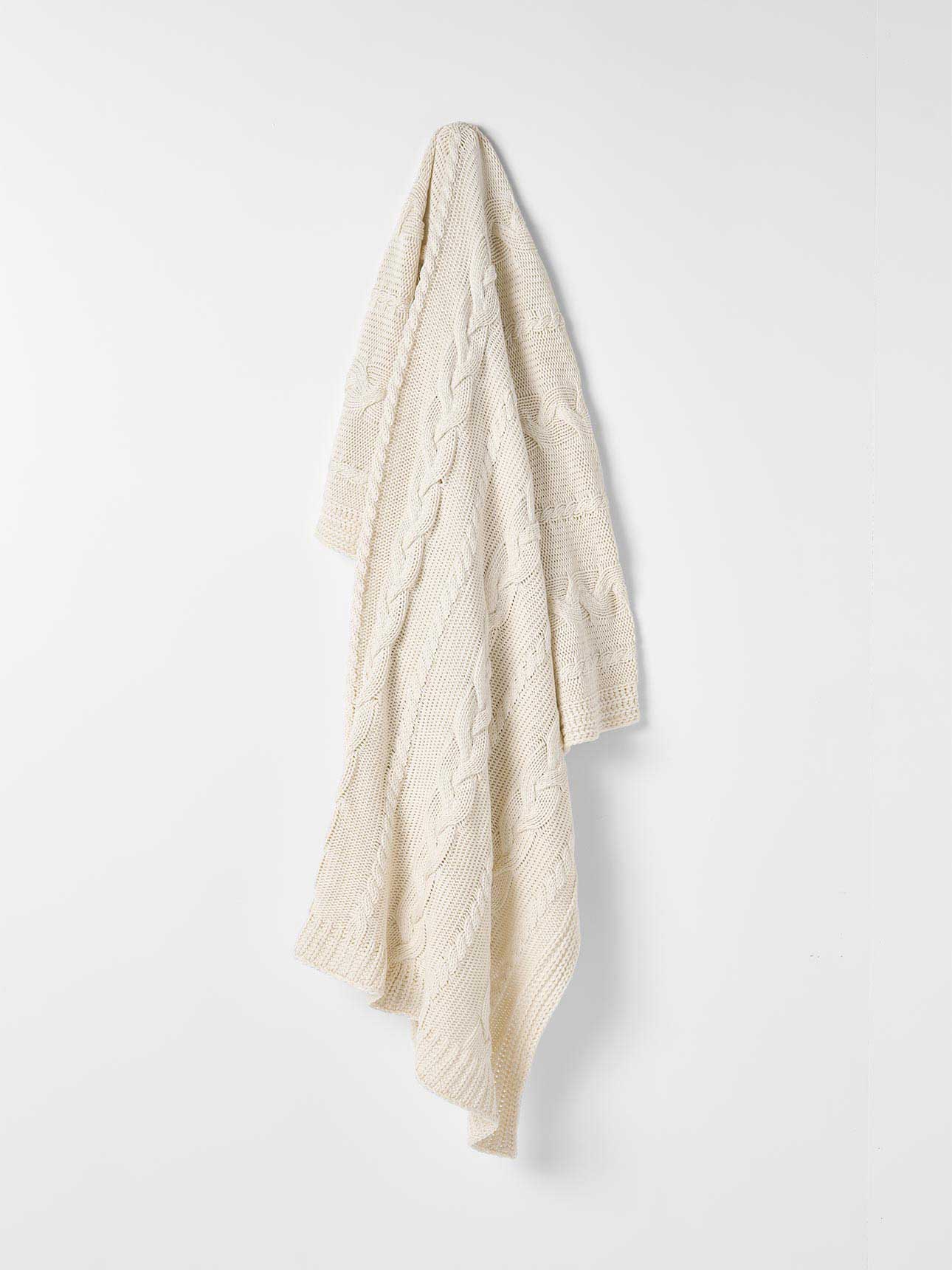 Cable Knit Throw in Winter White
