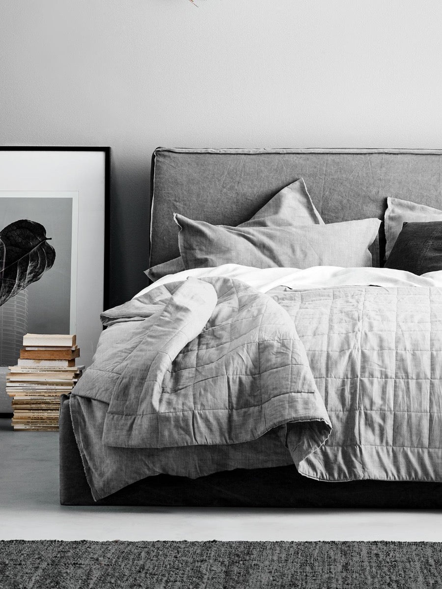 Coverlet in Dove