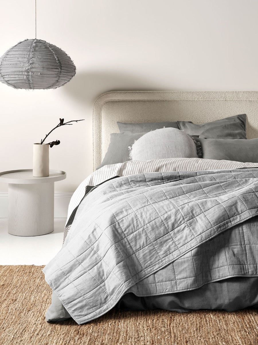 Coverlet in Dove