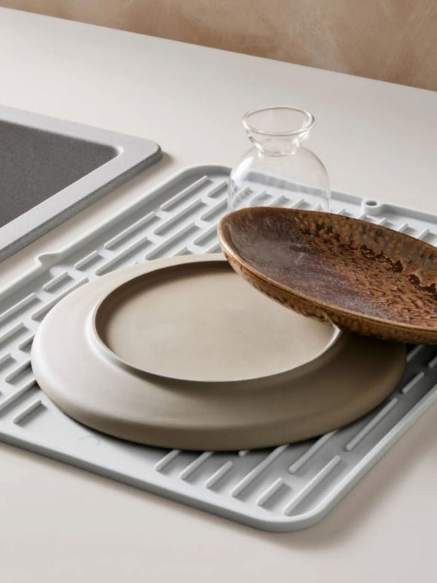 Folding Silicone Drying Mat in White - Large
