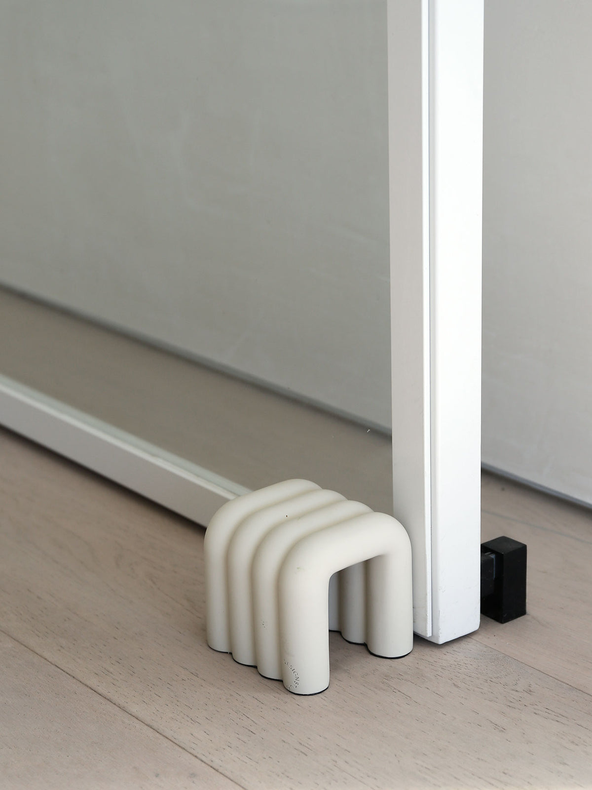 VIAH Arch Door Stopper in Sand