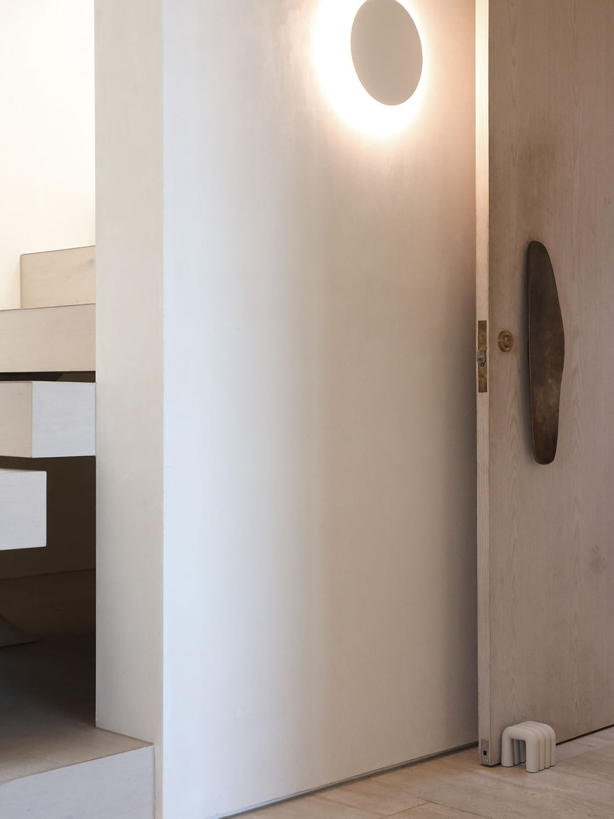 VIAH Arch Door Stopper in Sand
