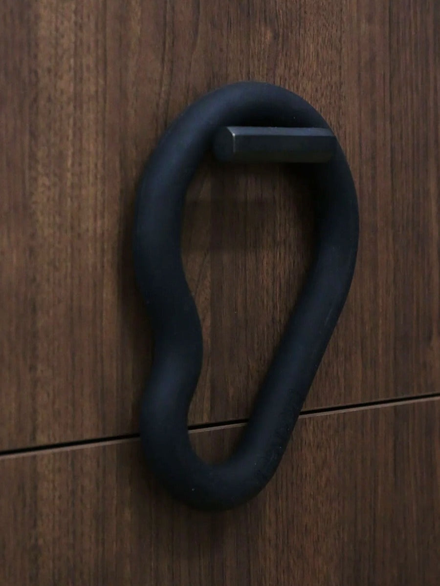 Curve Silicone Trivet in Black