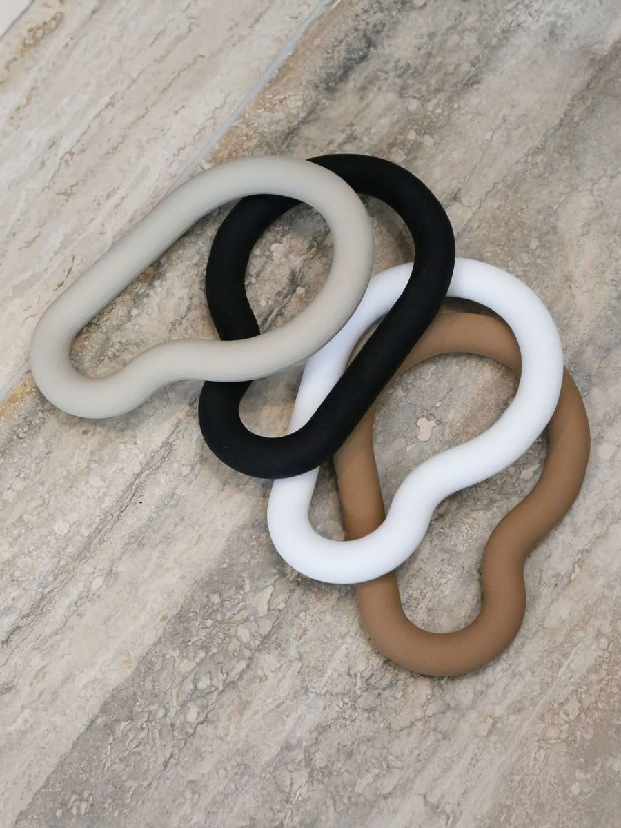 Curve Silicone Trivet in Camel