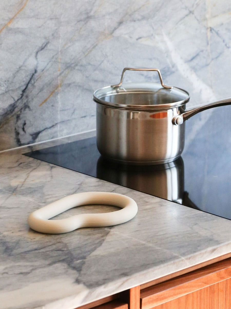 Curve Silicone Trivet in Sand