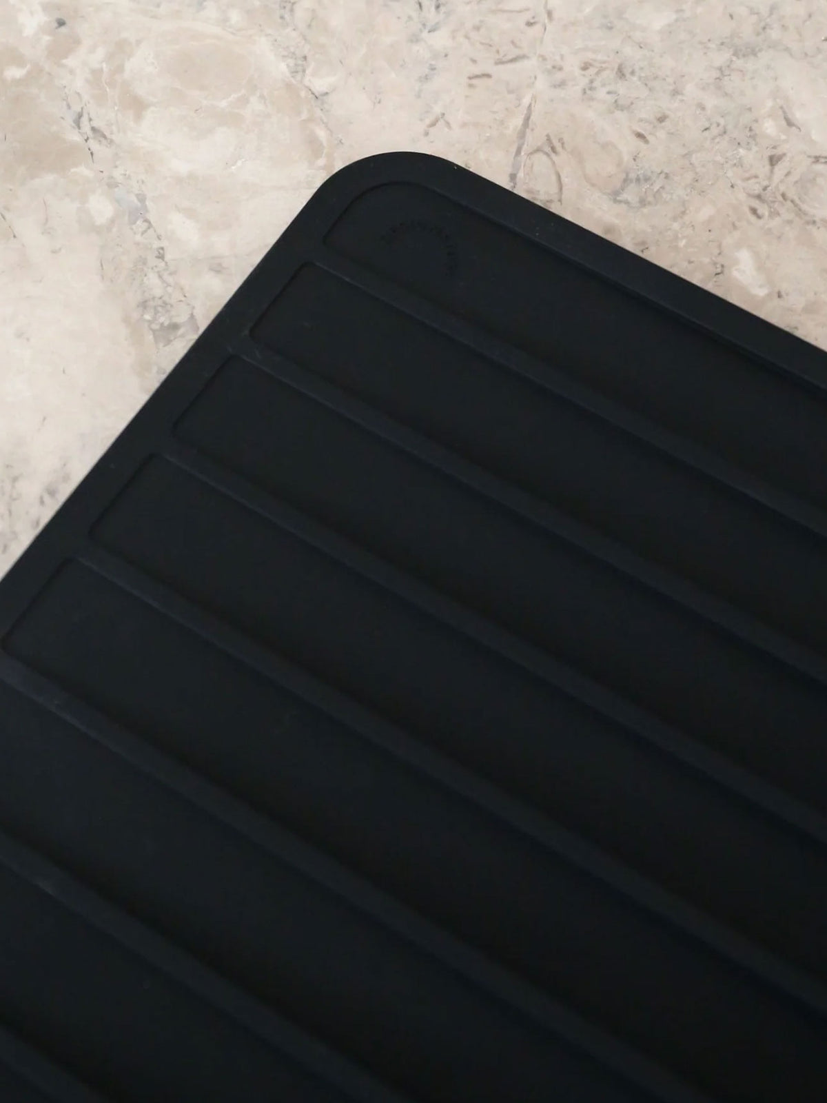 Drip Silicone Sink Mat in Black