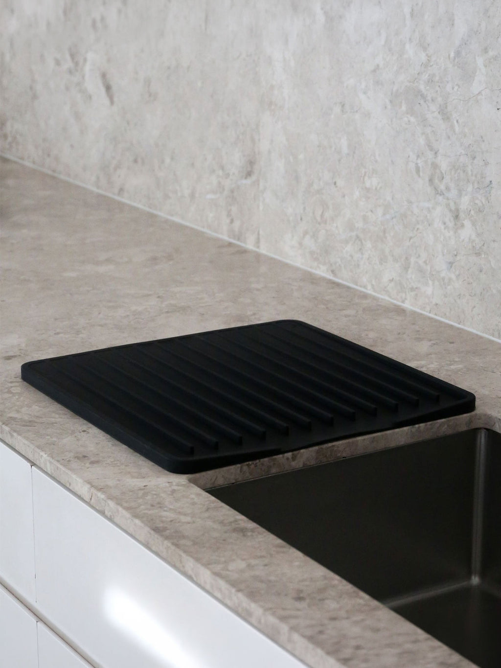 Drip Silicone Sink Mat in Black