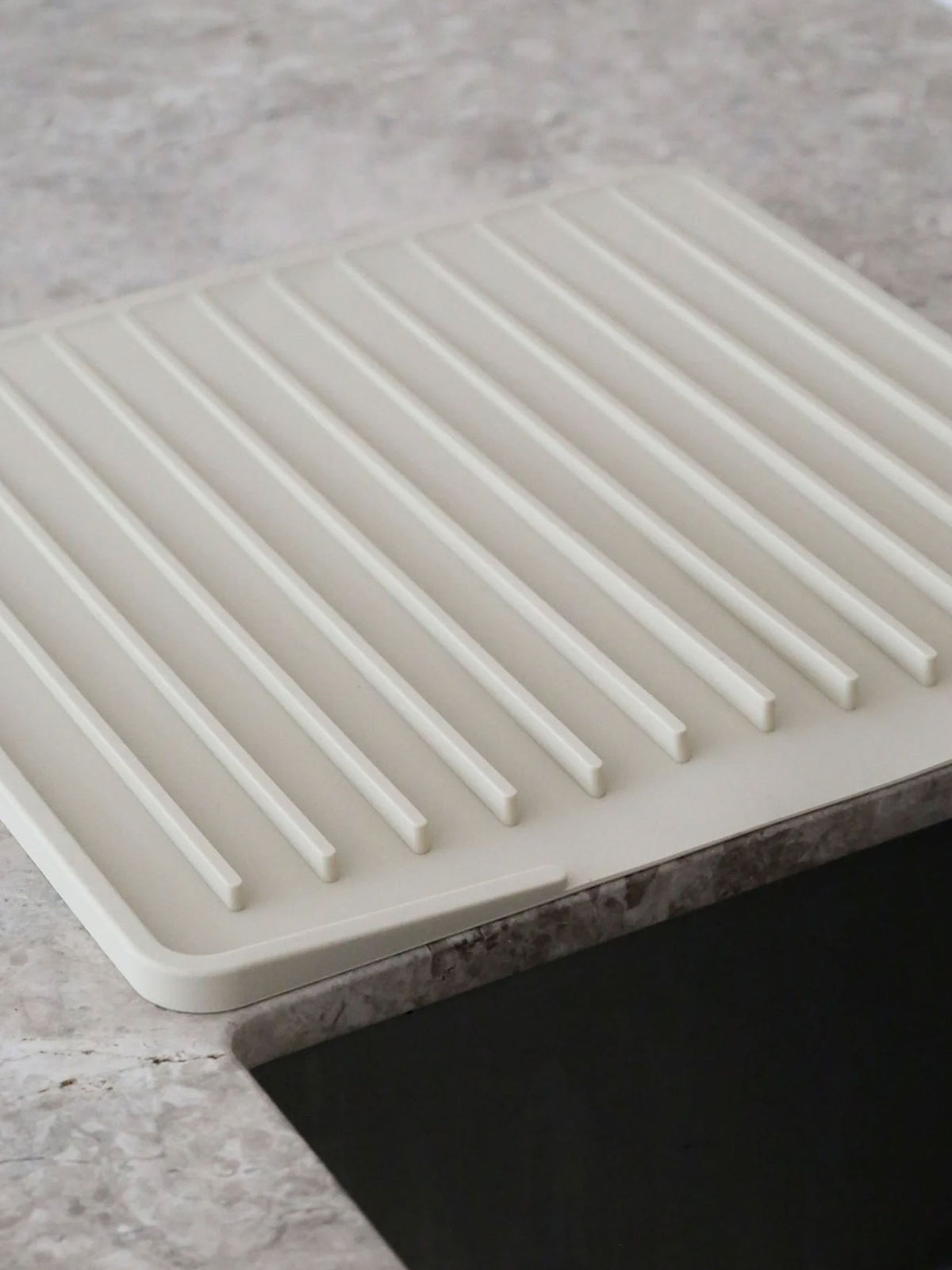 Drip Silicone Sink Mat in Sand