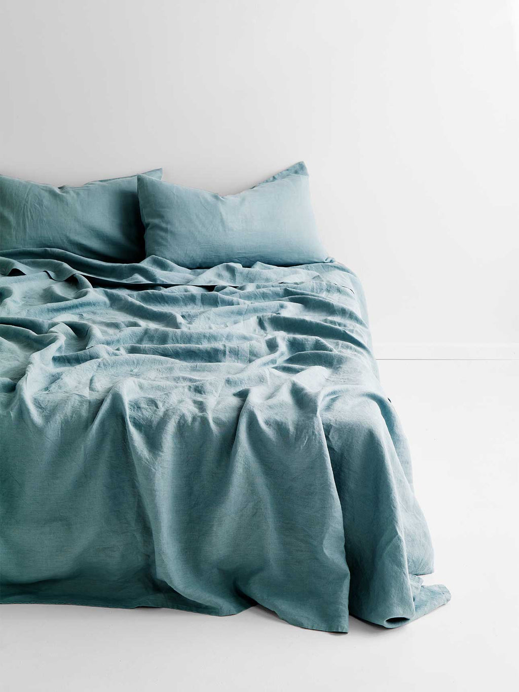 Emile Linen Flat Sheet in Aegean Blue