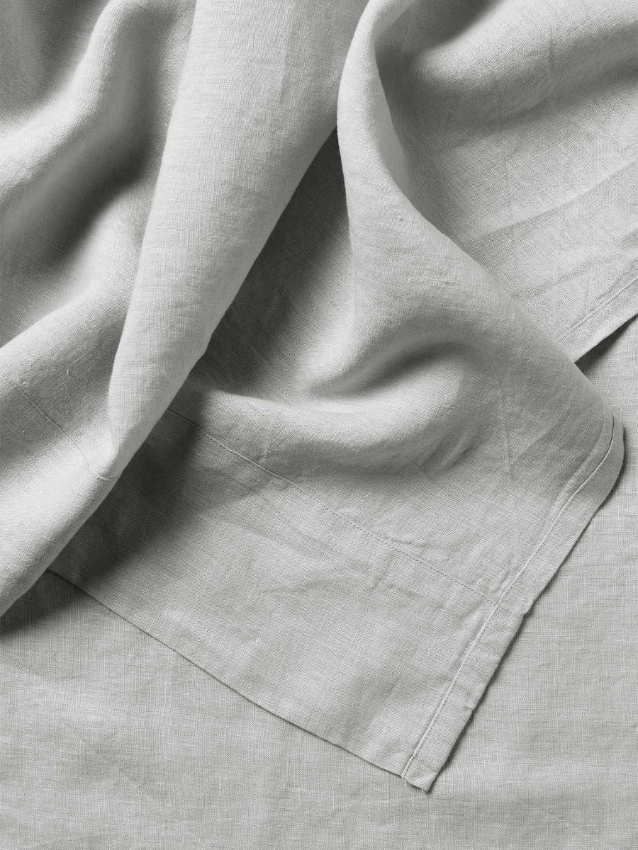 Emile Linen Fitted Sheet in Glacier