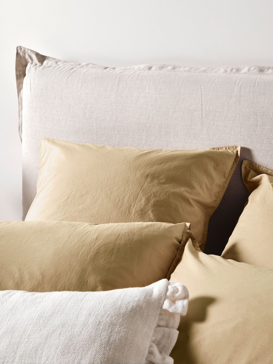 Evie Stonewash Organic Cotton Standard Pillowcase in Caramel
