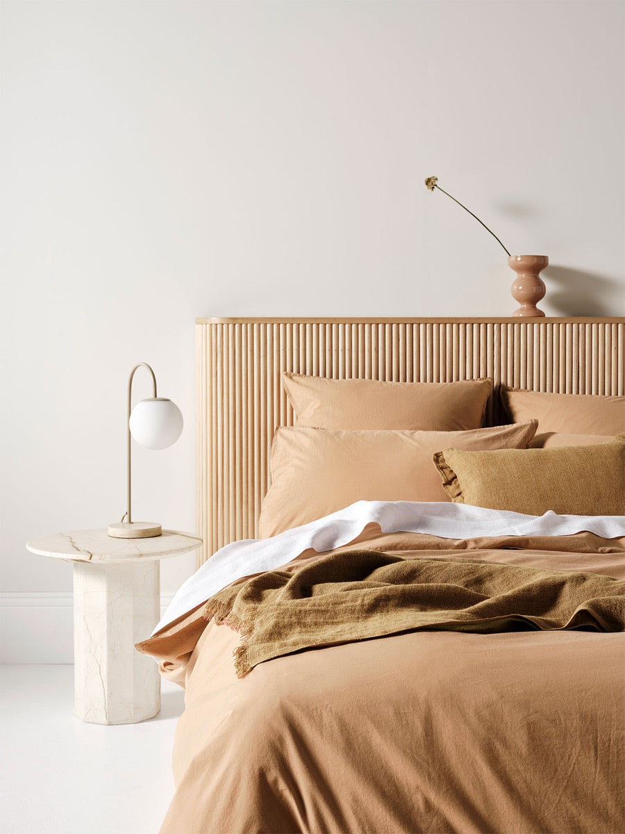 Arles Linen Throw in Bronze