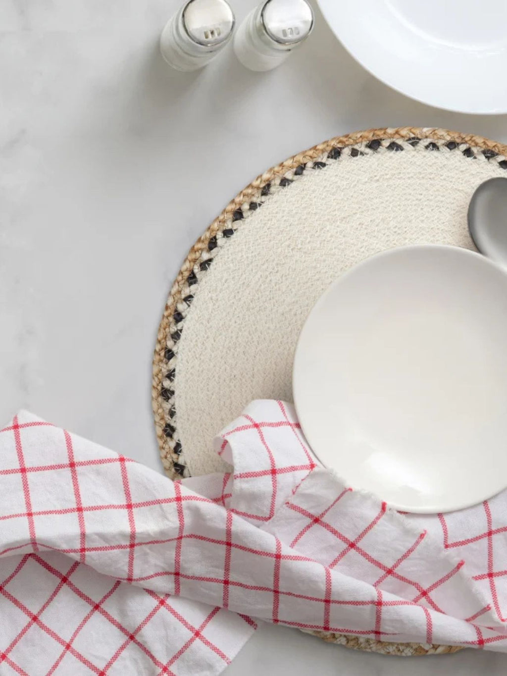 Solea Jute Braided Round Placemat in Cream