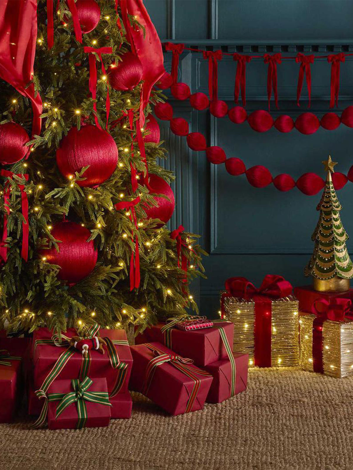 Luxury Silk Bauble in Red - Large