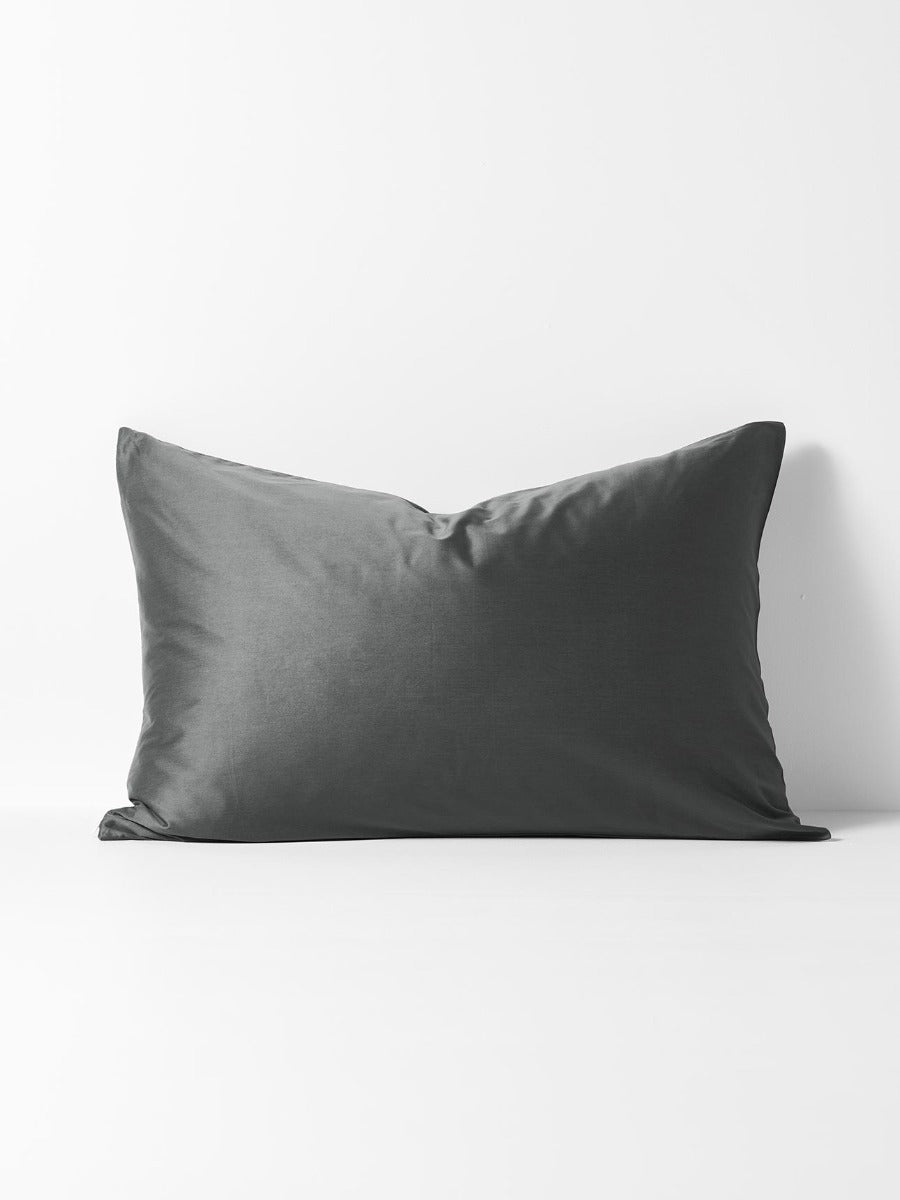 Halo Organic Cotton Standard Pillowcase in Shadow