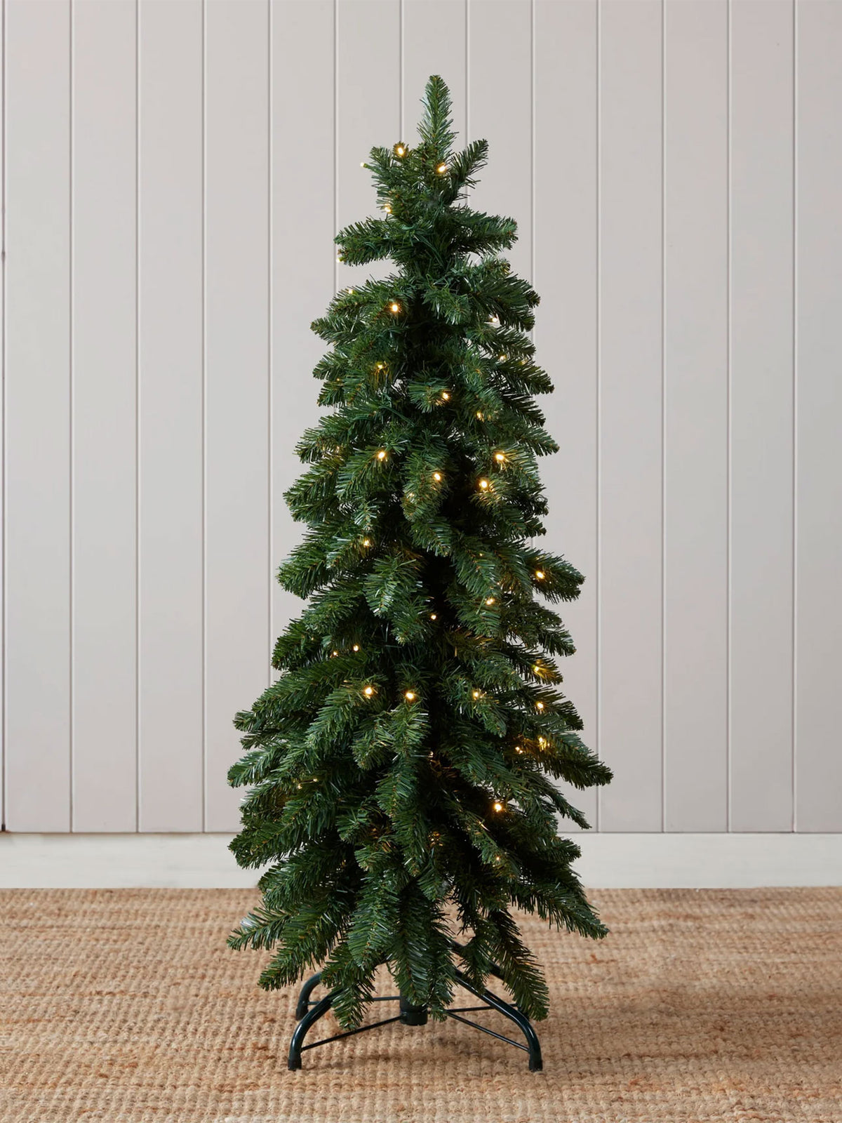 Scandinavian Fir in Green - 3.5ft with 80 LEDs