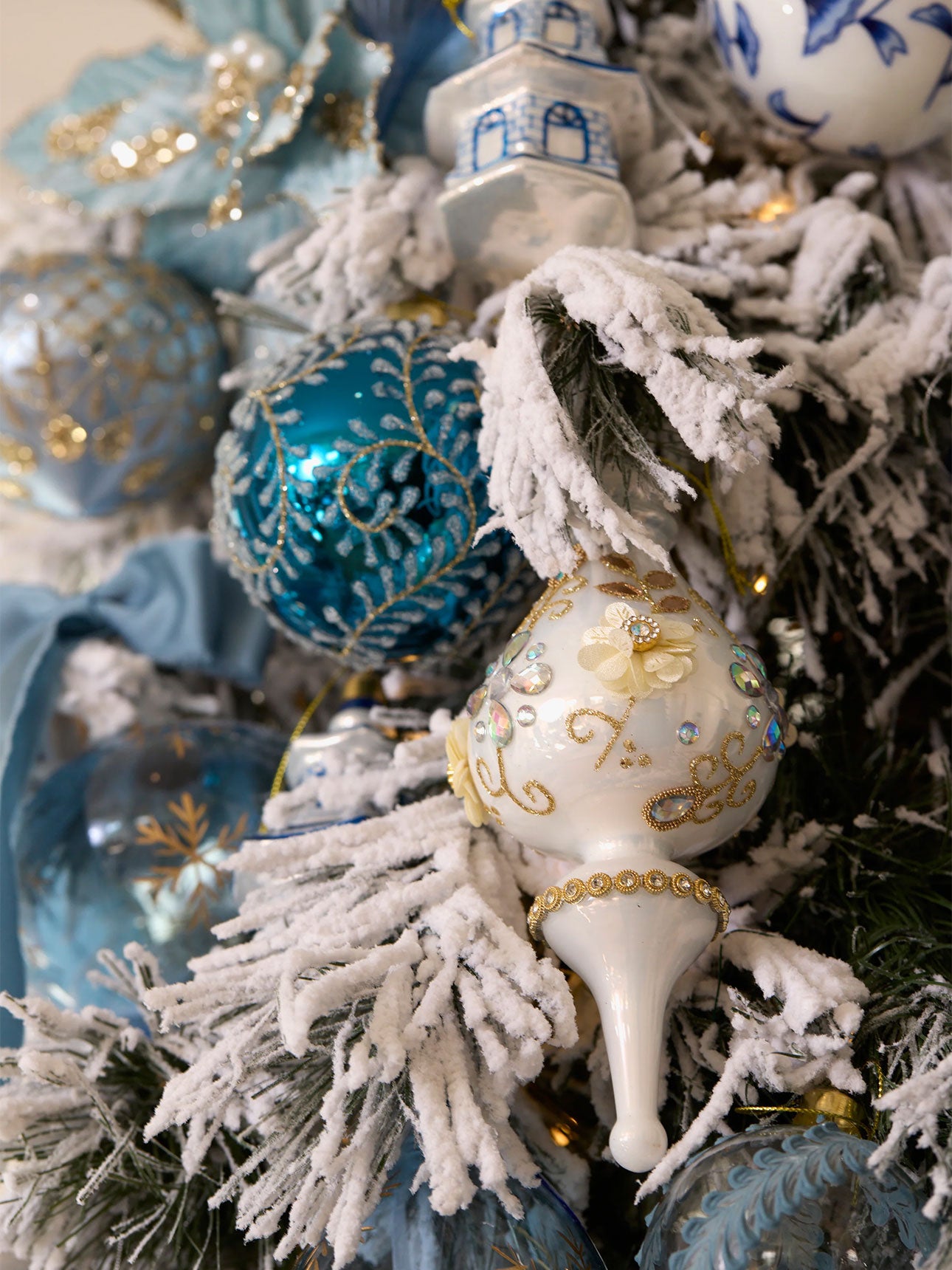 High Shine Blue Leaf Bauble