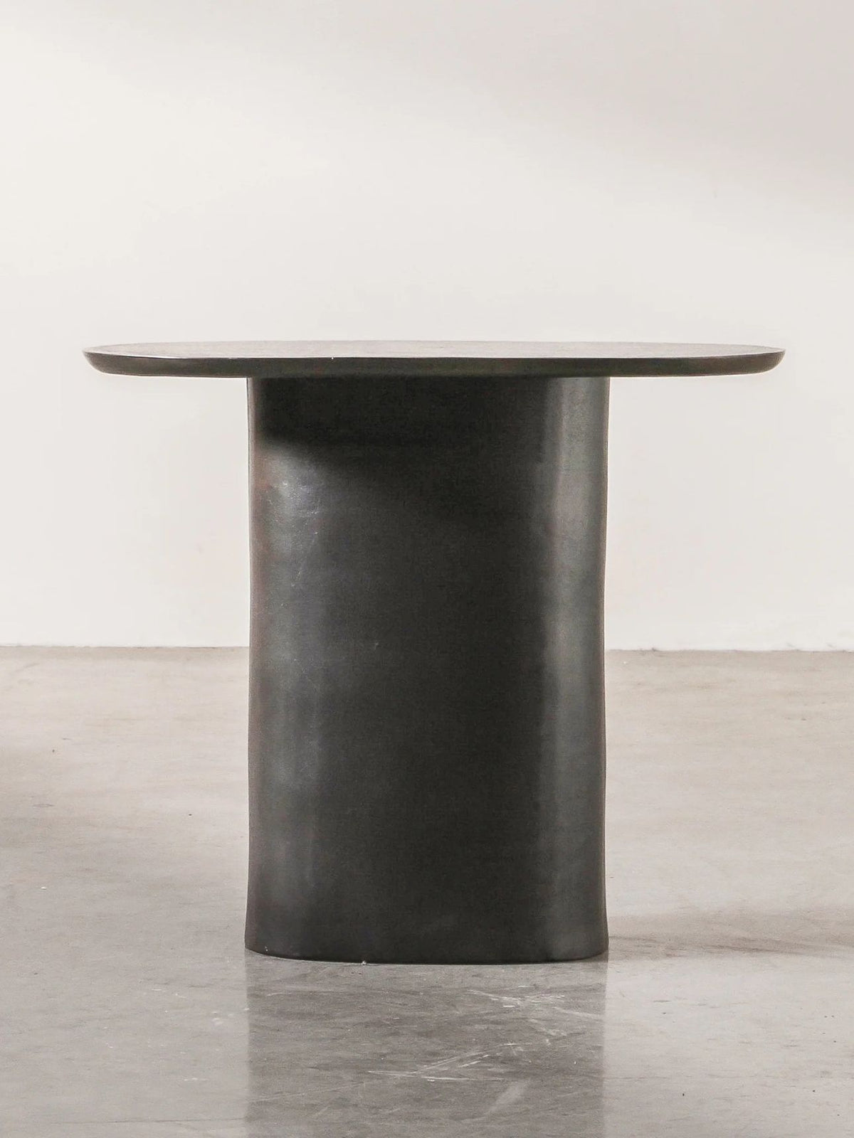 Vero Side Table in Black Brass