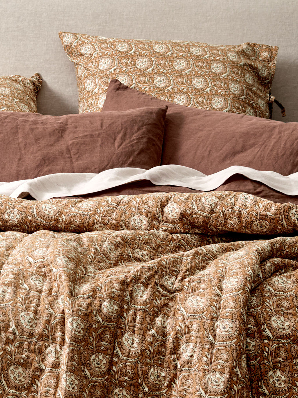 Jaipur Coverlet in Bronze