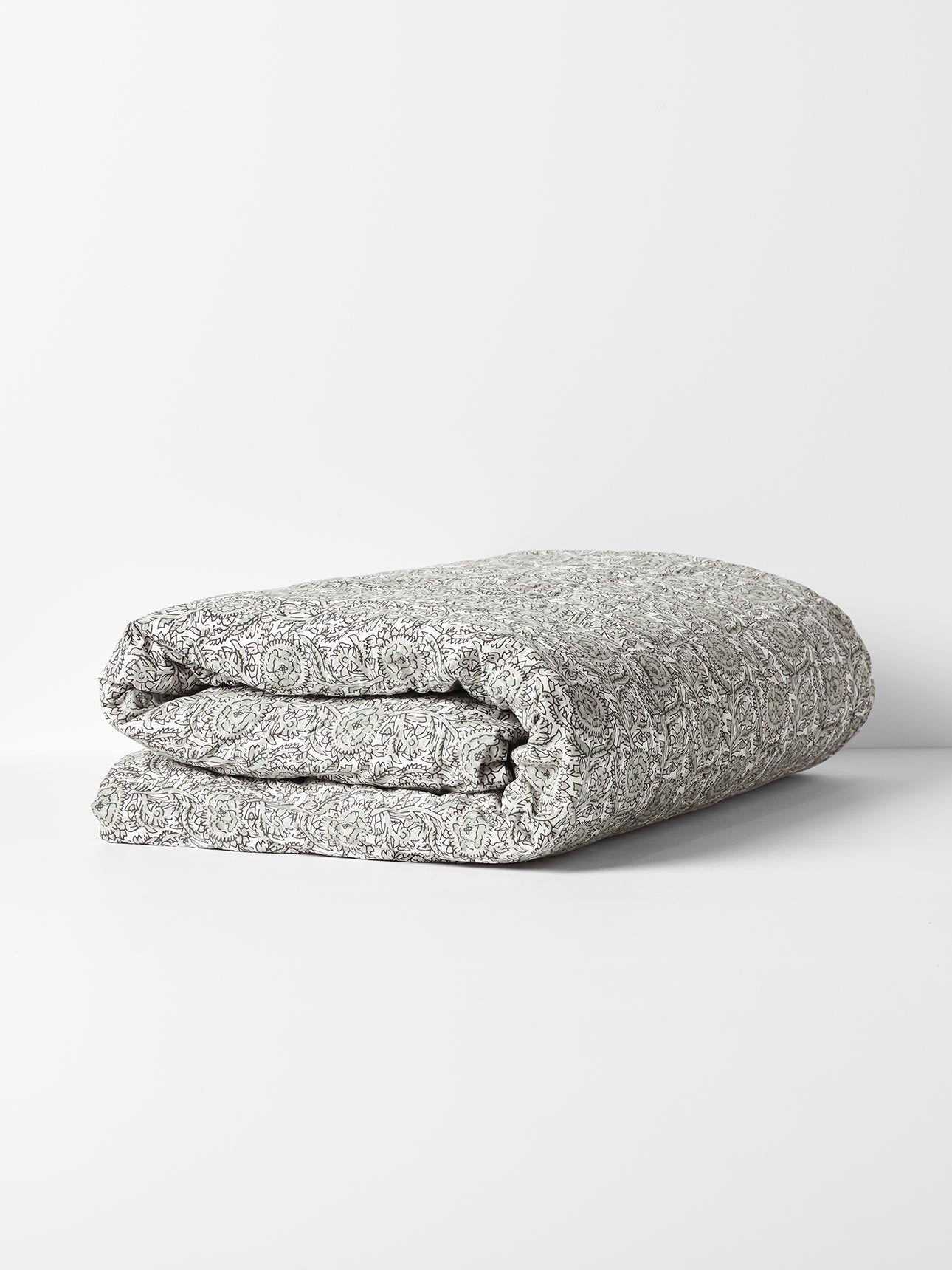 Jaipur Coverlet in Mist & Feather
