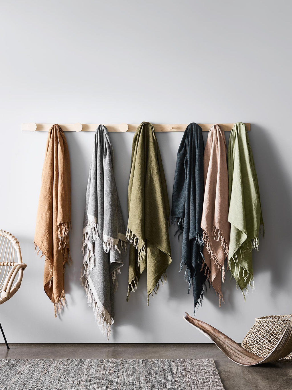 Vintage Linen Fringe Throw in Shell