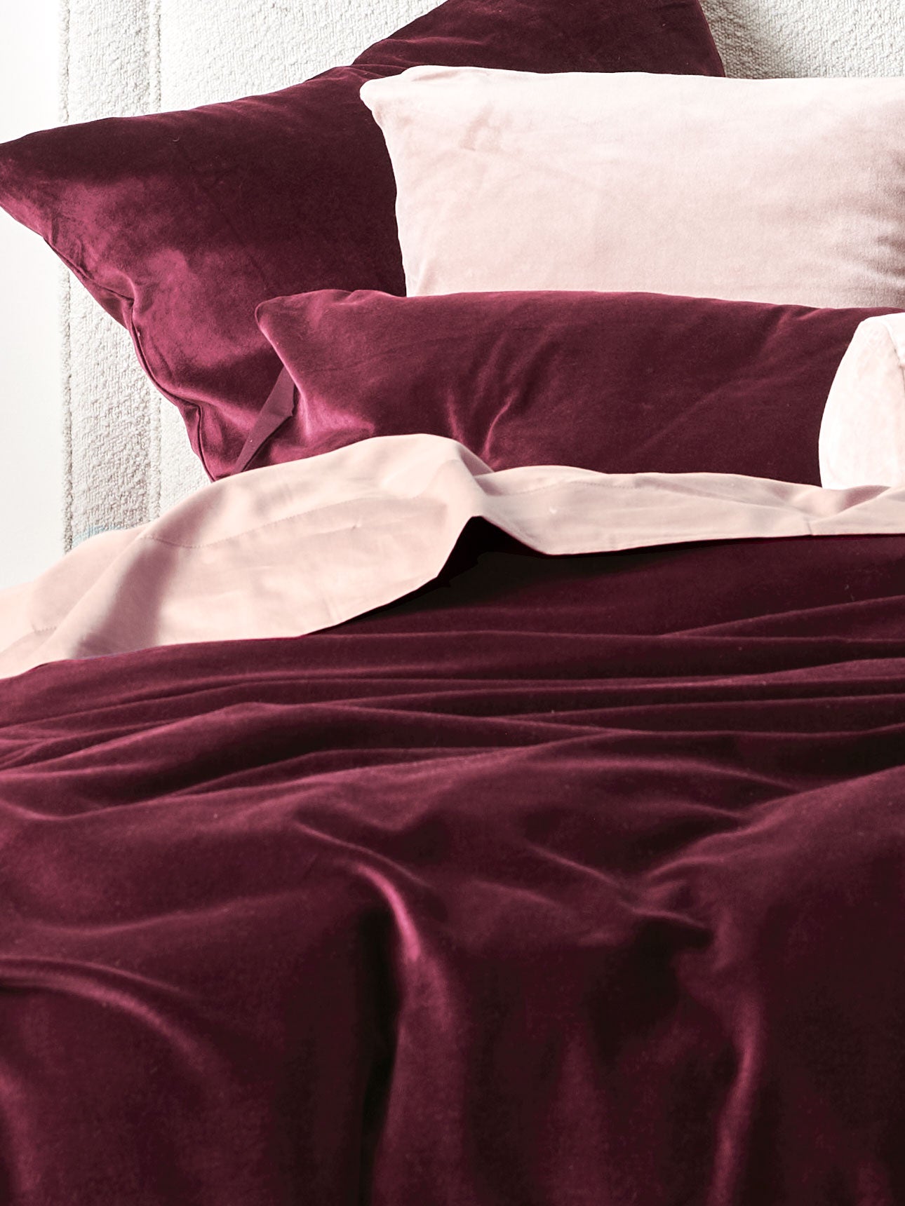 Luxury Velvet Standard Pillowcase in Mulberry