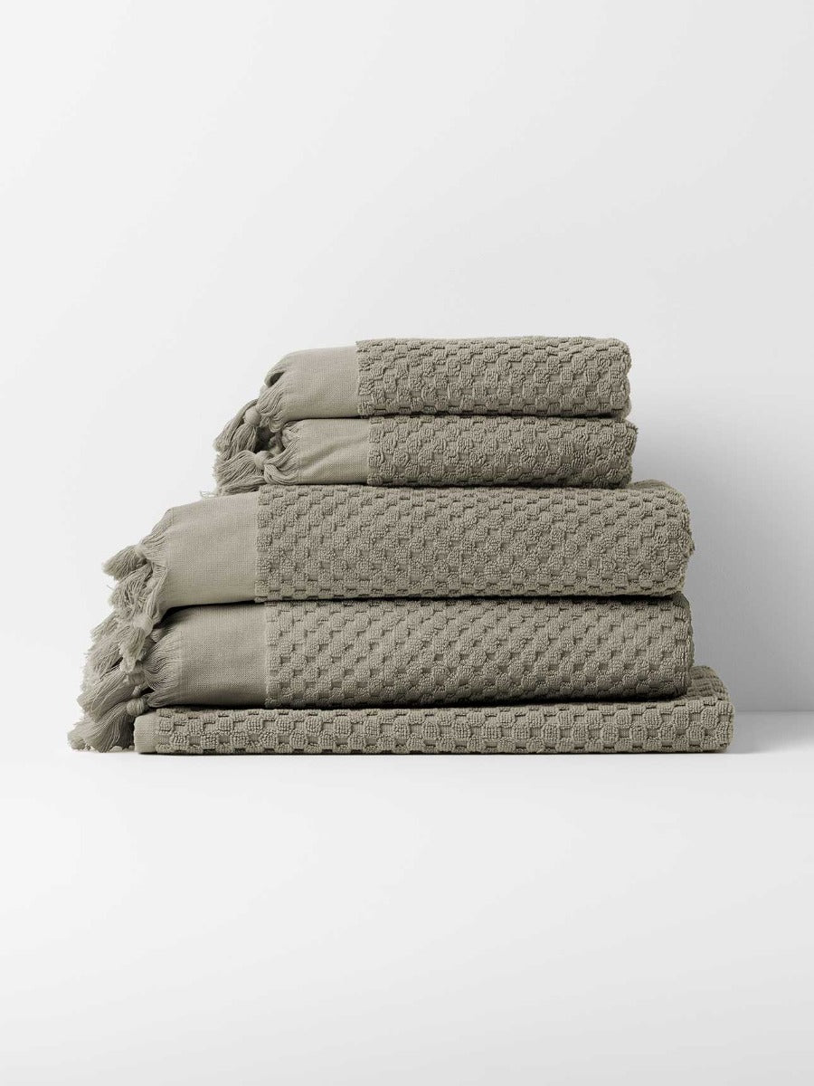 Milos Bath Towel Set in Feather