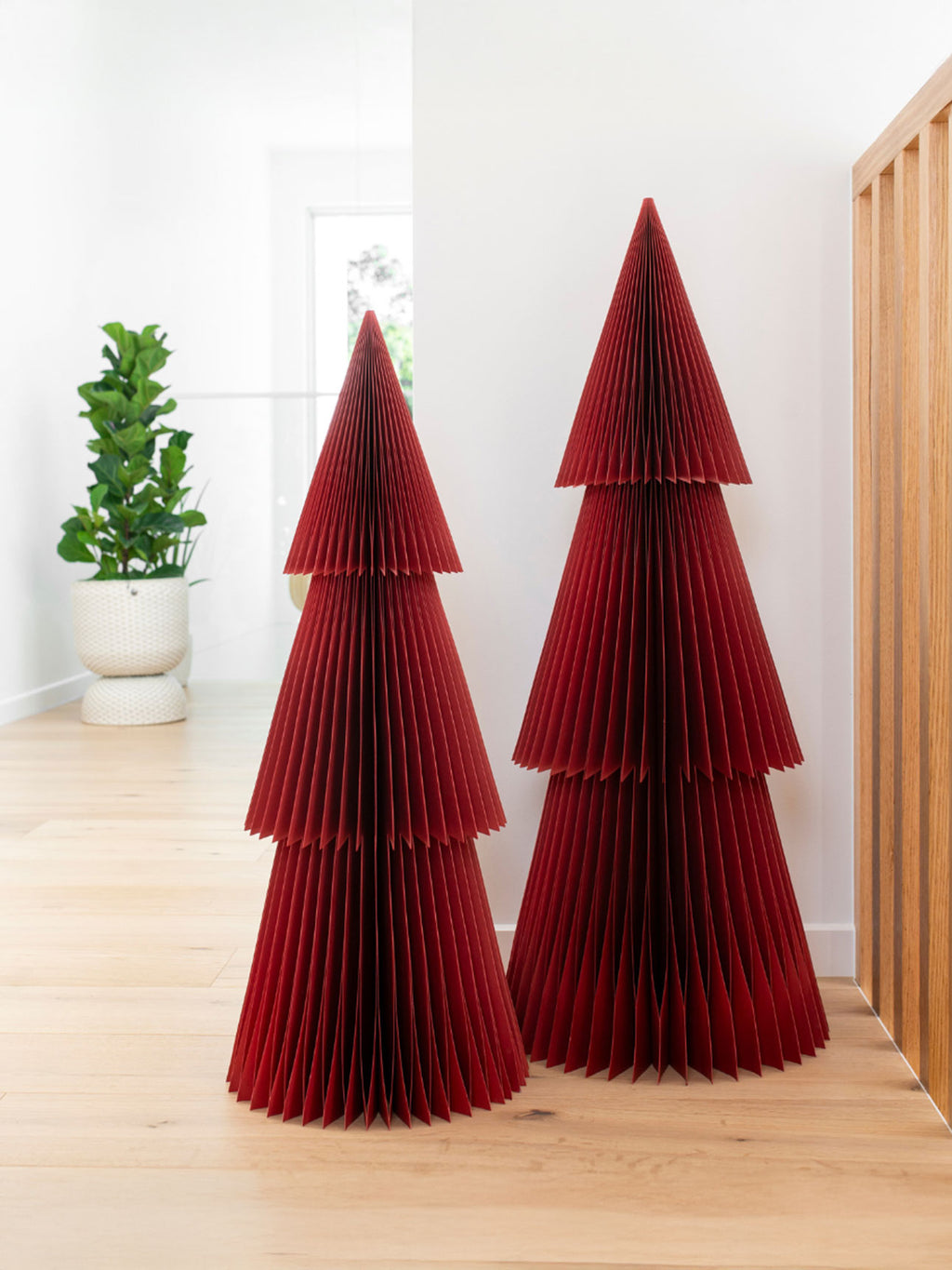 Deluxe Paper Standing Tree in Classic Red (95cm)