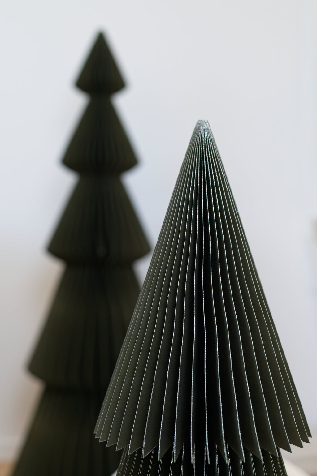 Glitter Edge Deluxe Paper Standing Tree in Green - 95cm