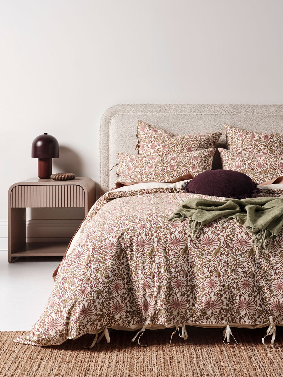 Oasis Standard Pillowcase in Mulberry