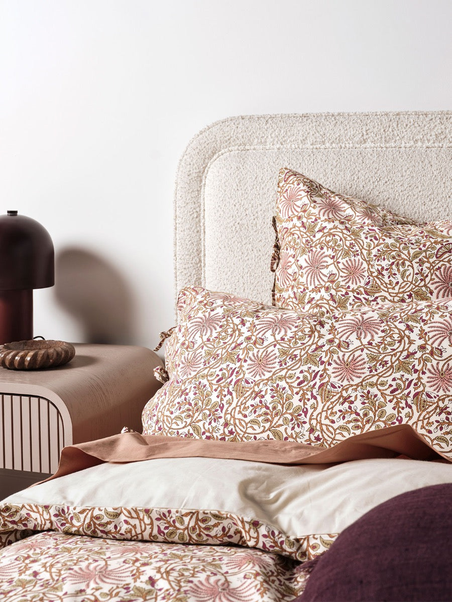 Oasis Standard Pillowcase in Mulberry
