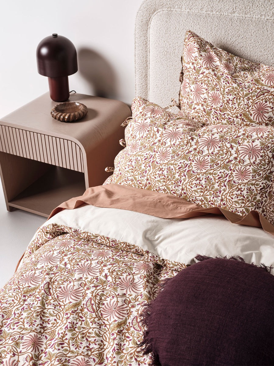 Oasis Standard Pillowcase in Mulberry