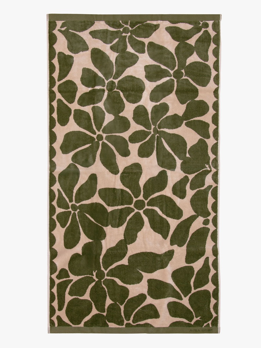 Palma Petal Bath Towel in Caper & Shell