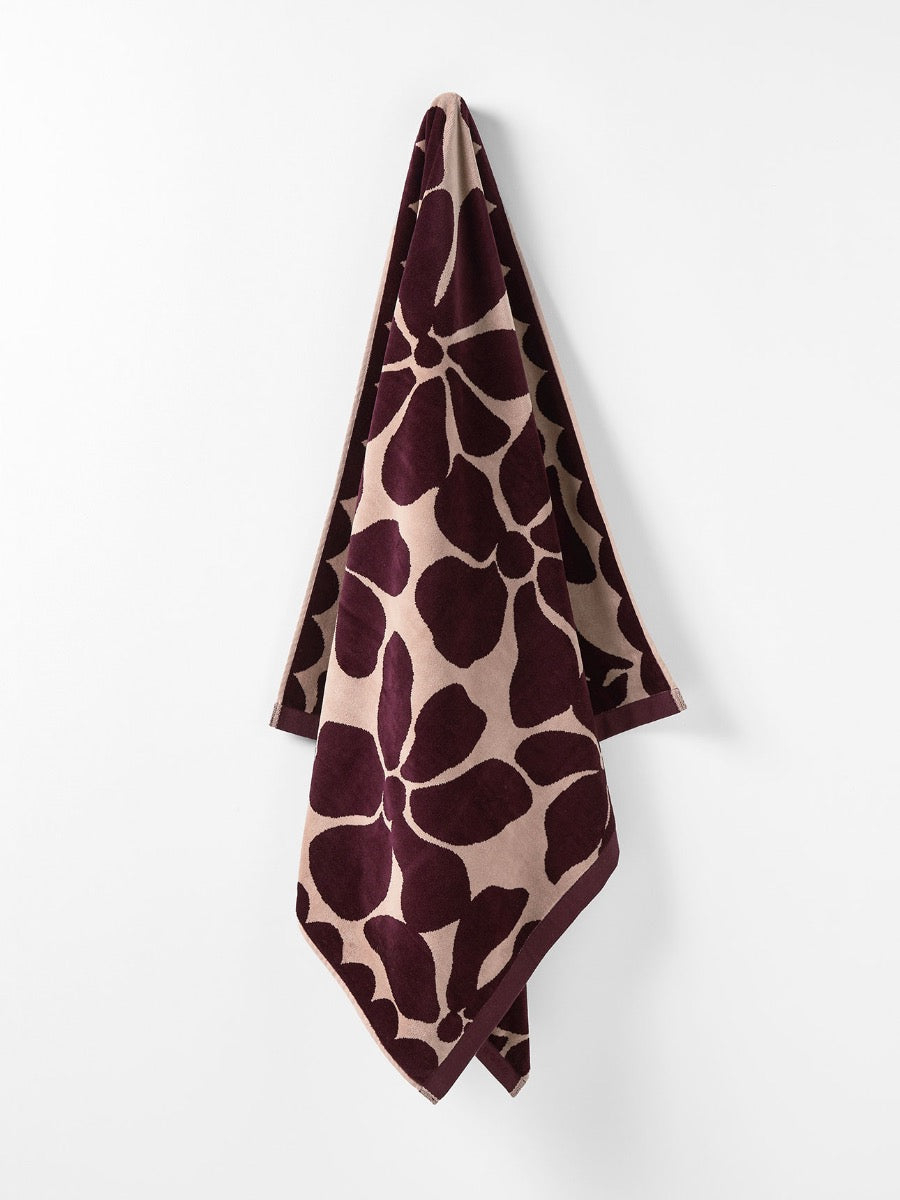 Palma Petal Australian Cotton Beach Towel in Mulberry & Shell