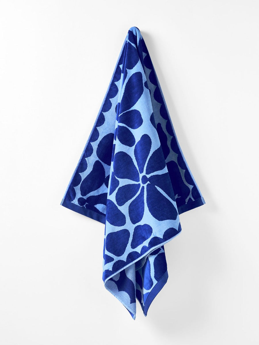 Palma Petal Australian Cotton Beach Towel in Royal & Powder Blue