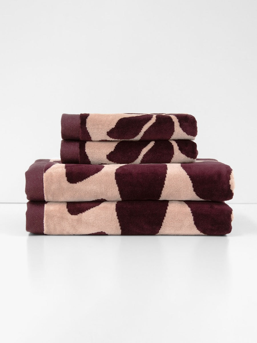 Palma Petal Bath Towel in Mulberry & Shell
