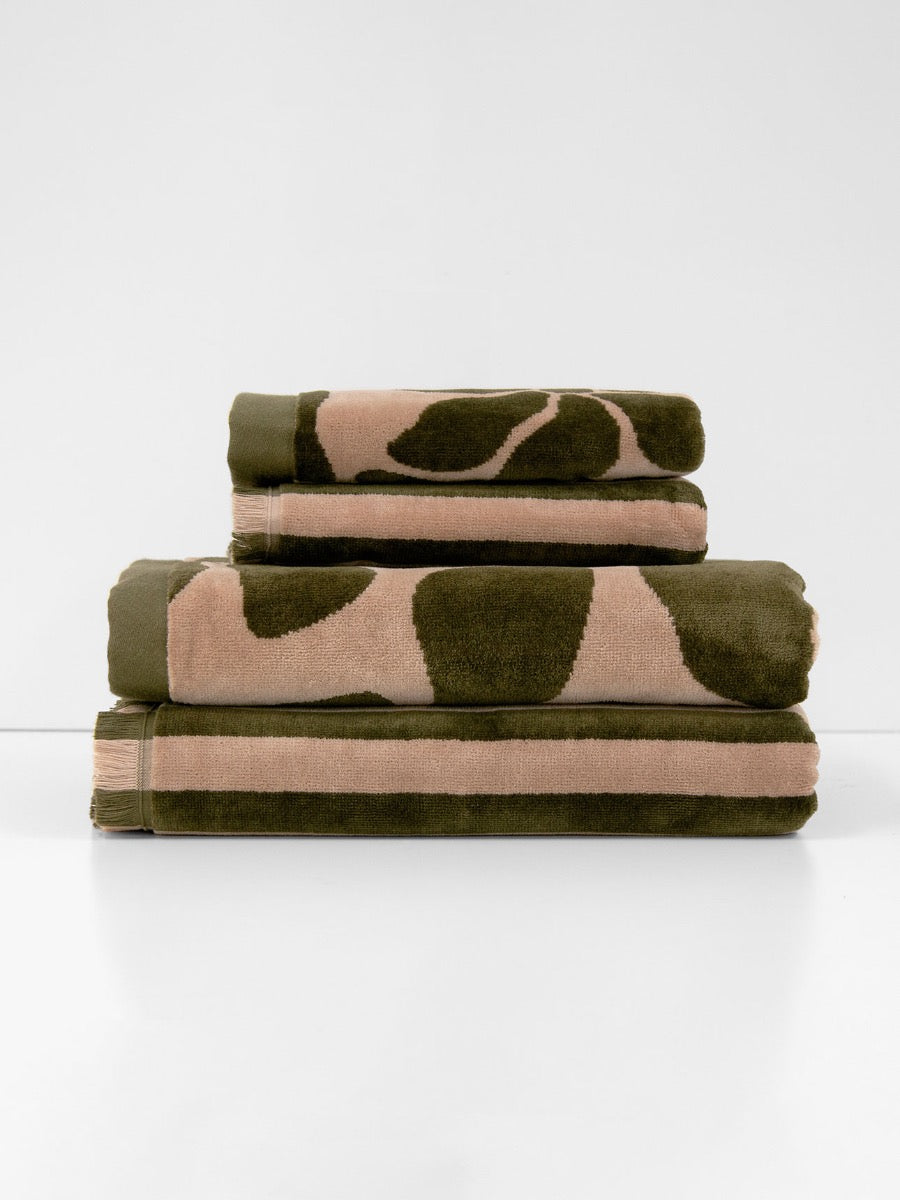 Palma Petal & Stripe Bath Towel Set in Caper & Shell