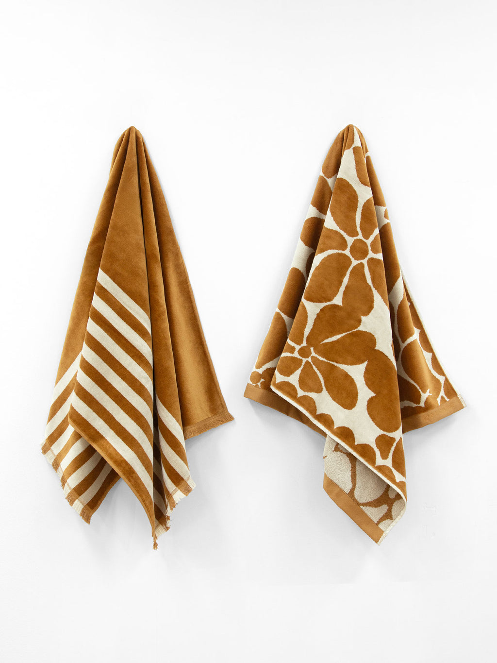 Palma Petal & Stripe Bath Towel Set in Bronze & Sand