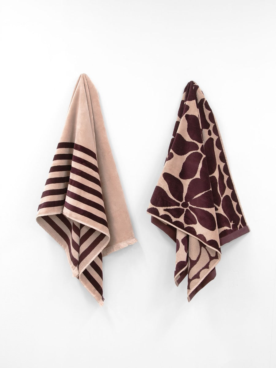 Palma Petal Bath Towel in Mulberry & Shell
