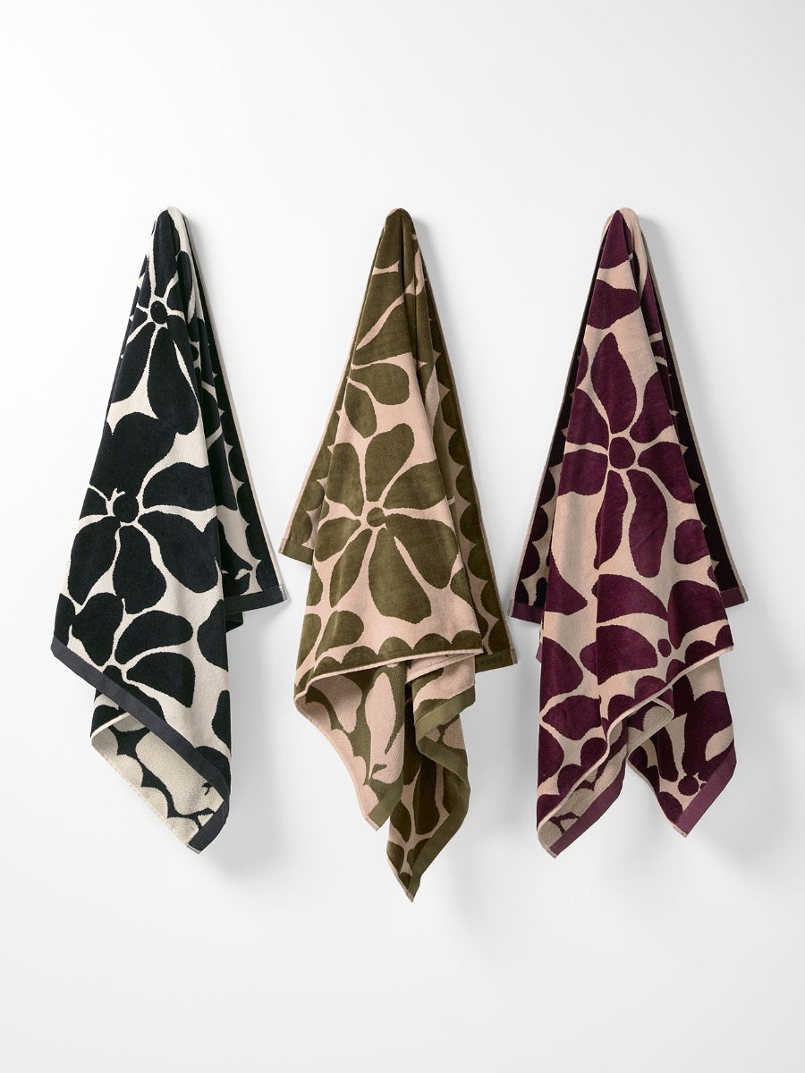 Palma Petal Australian Cotton Beach Towel in Caper & Shell