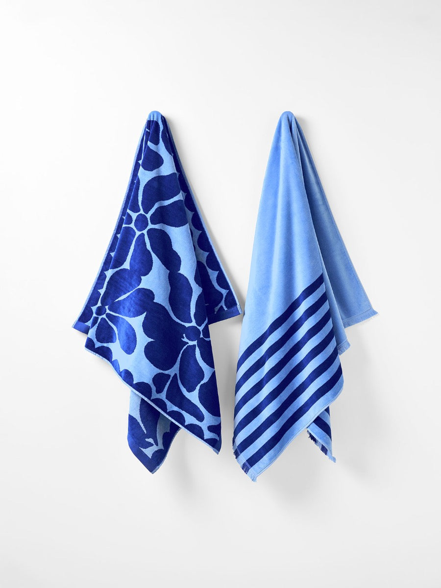 Palma Petal Australian Cotton Beach Towel in Royal & Powder Blue