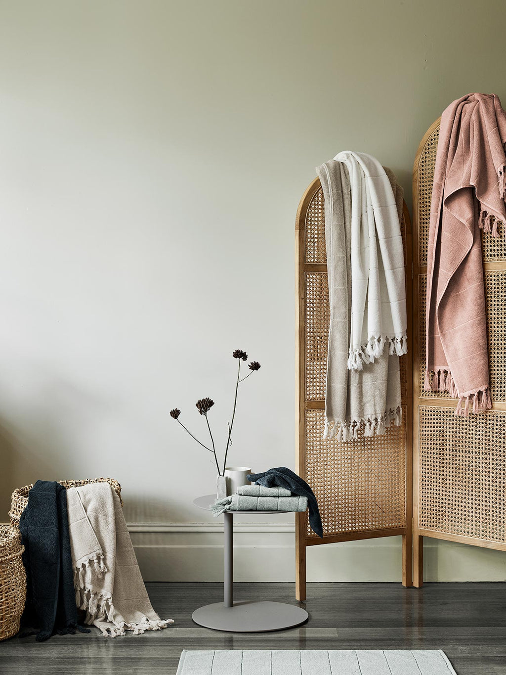 Paros Bath Towel Set in Black