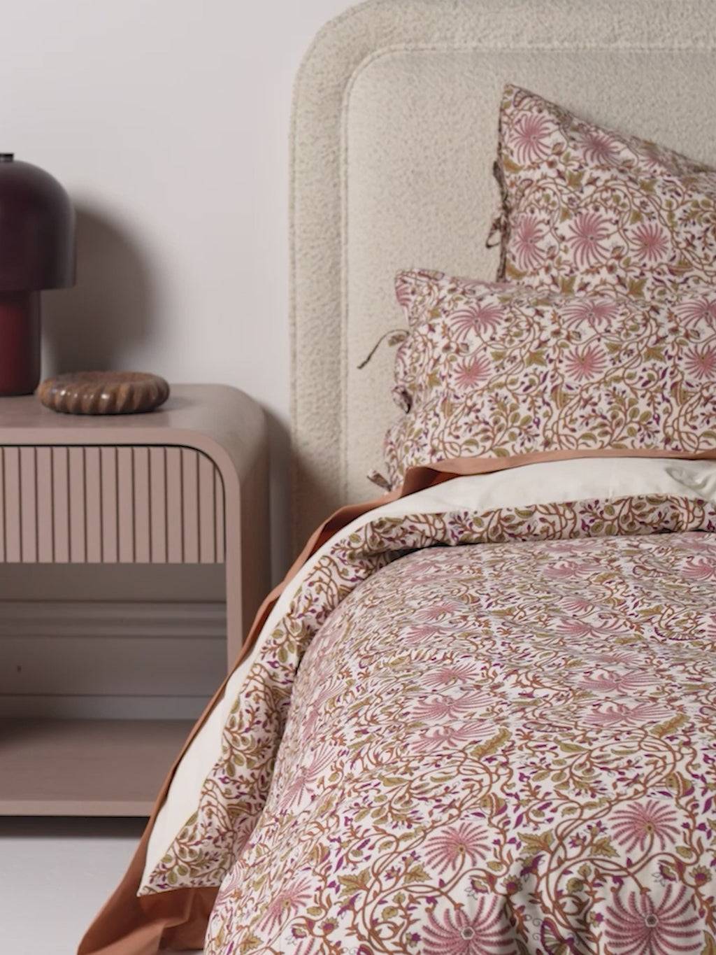 Oasis Standard Pillowcase in Mulberry