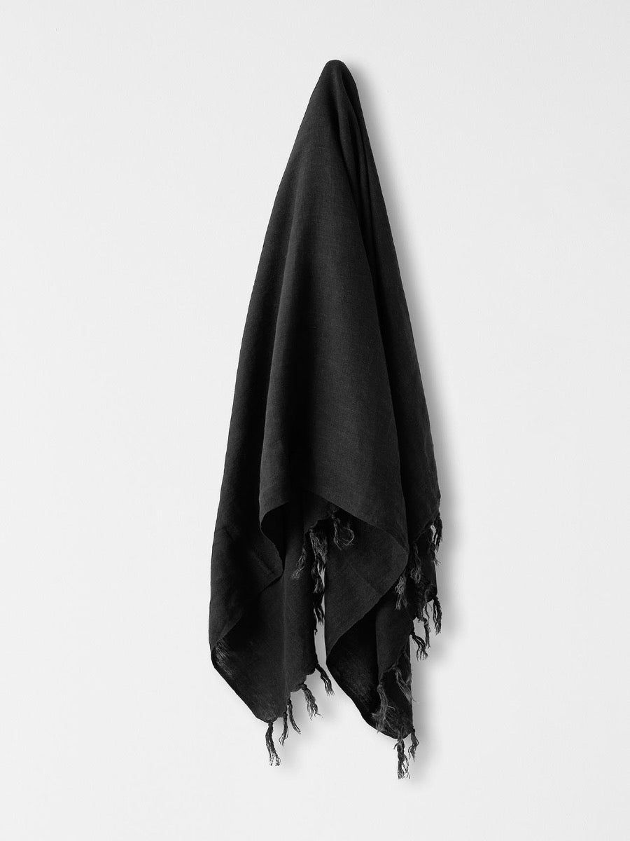 Vintage Linen Fringe Throw in Black