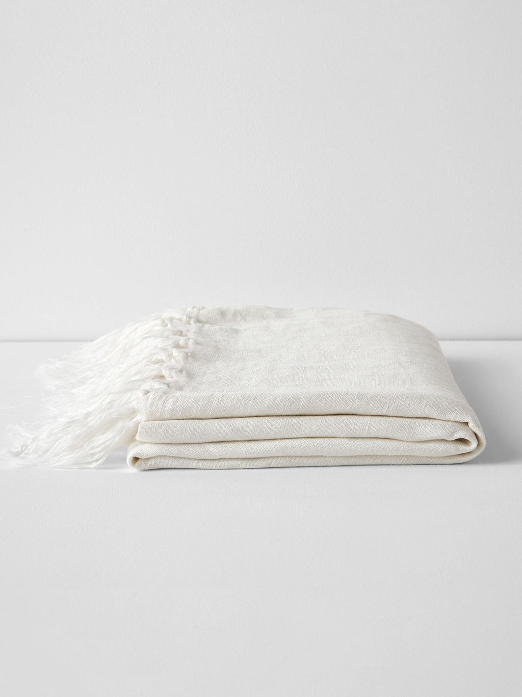 Vintage Linen Fringe Throw in Marshmallow
